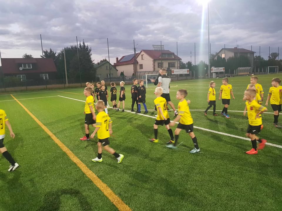 Korona 2015/2016 – spotkanie z Mazurem Radzymin — zdjęcie 2