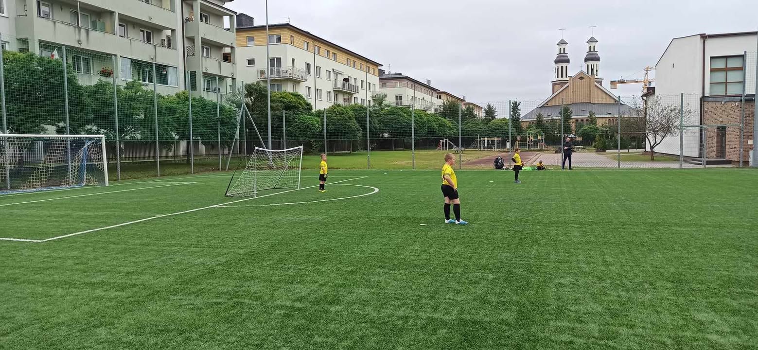 Korona 2015/2016 – spotkanie z Ząbkami — zdjęcie 3