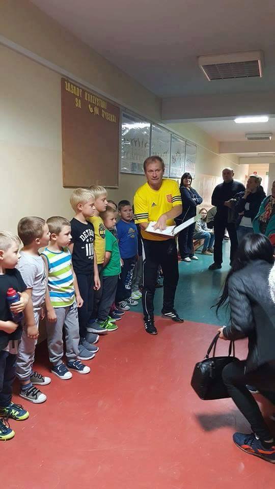 Okładka albumu Pierwszy trening najmłodszej drużyny Korony