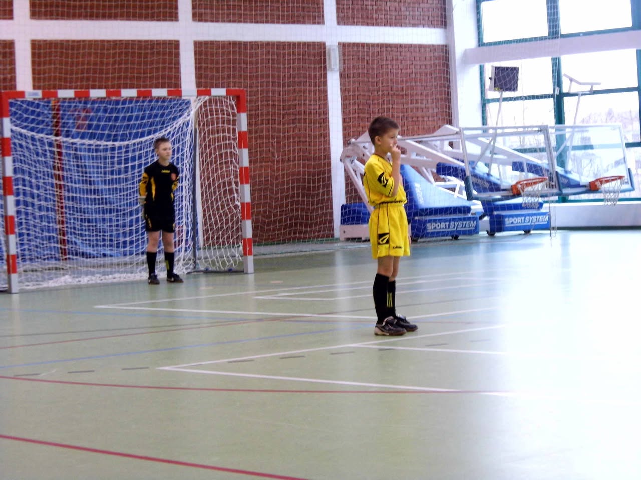 Halowy Turniej Piłki Nożnej rocznika 2004 i młodszych — zdjęcie 8