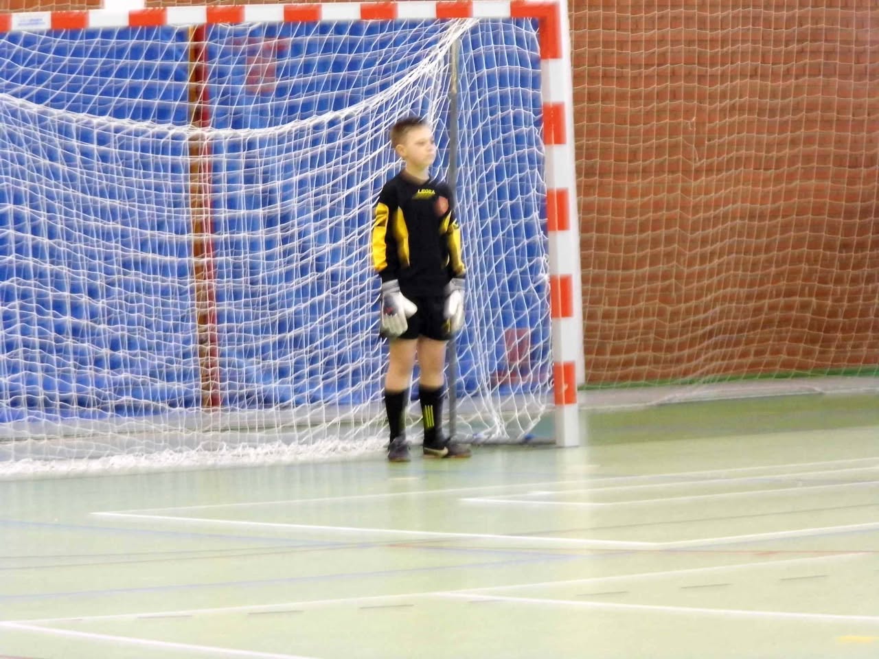 Halowy Turniej Piłki Nożnej rocznika 2004 i młodszych — zdjęcie 19