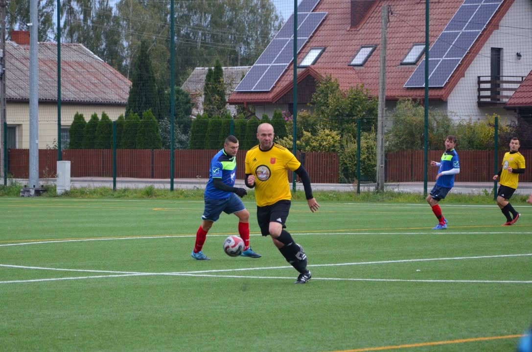 GKS Dąbrówka – Korona Jadów — zdjęcie 4