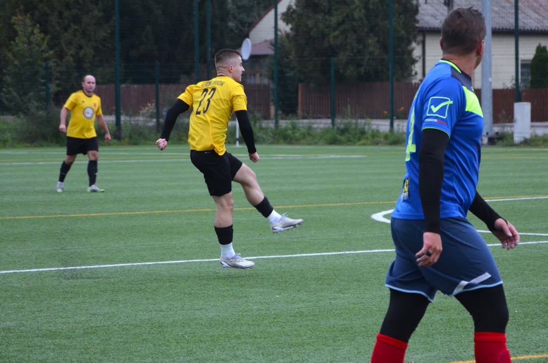 GKS Dąbrówka – Korona Jadów — zdjęcie 11