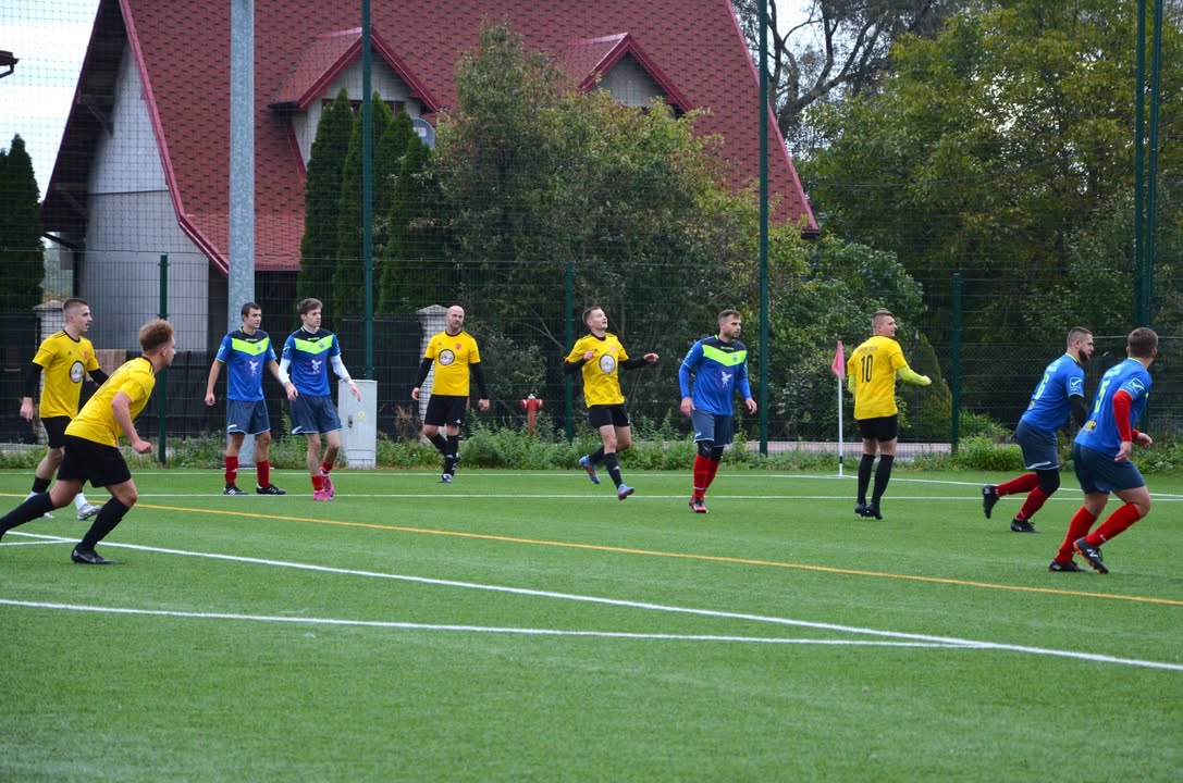 GKS Dąbrówka – Korona Jadów — zdjęcie 13