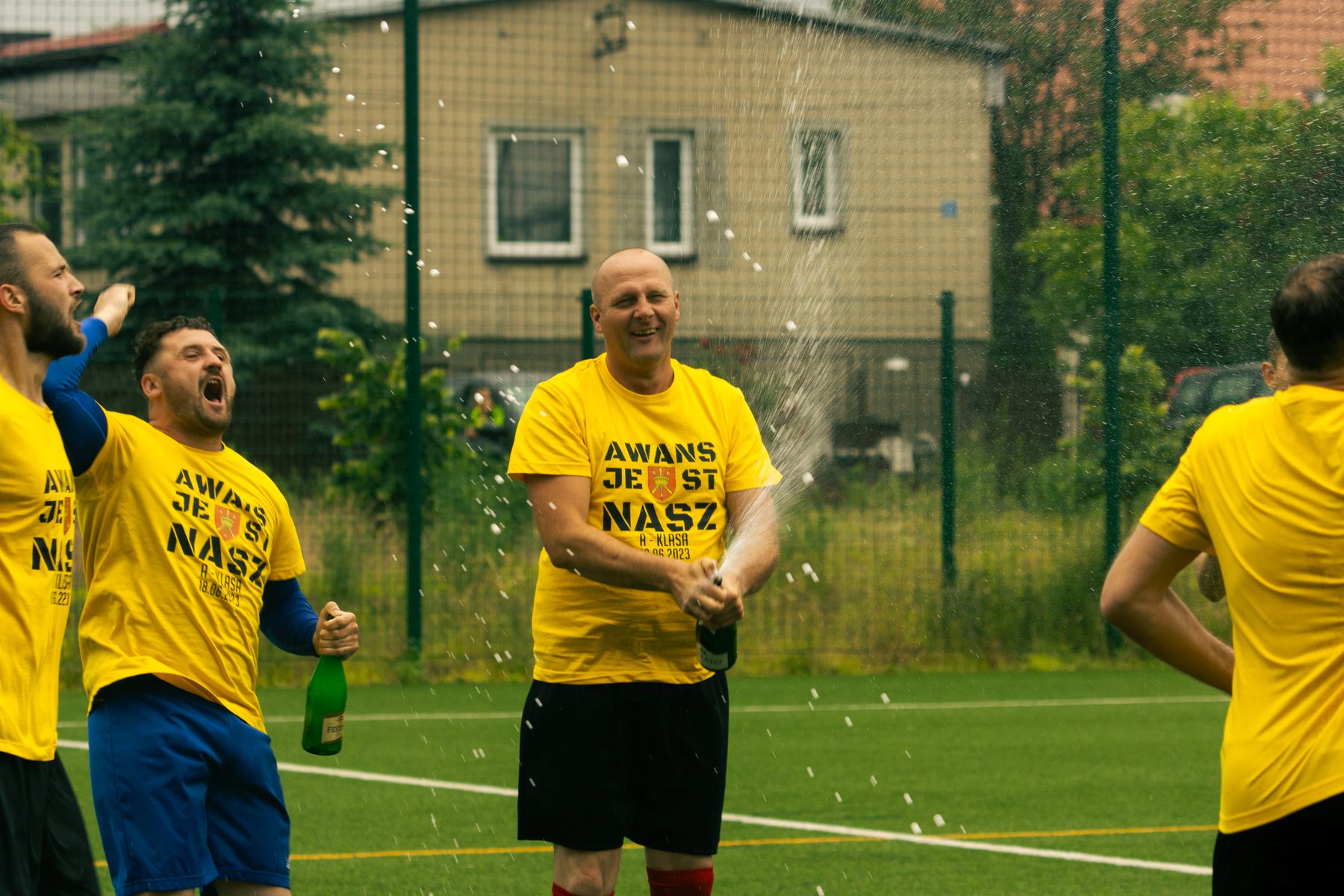 Okładka albumu Korona Jadów – Orły II Zielonka 9:1. Awans do Klasy A