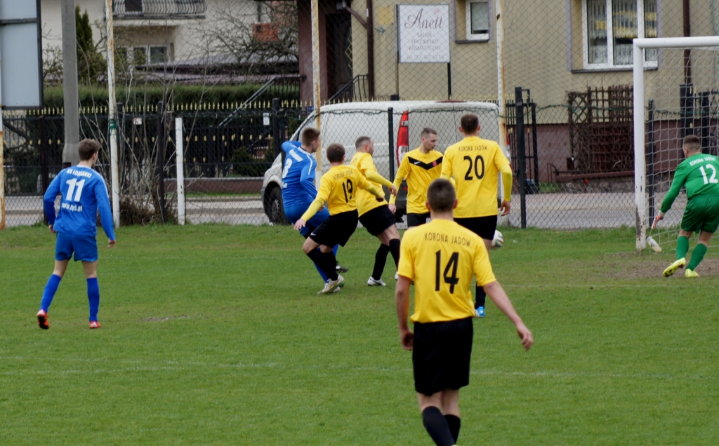KS II Łomianki – Korona Jadów 1:1 — zdjęcie 8