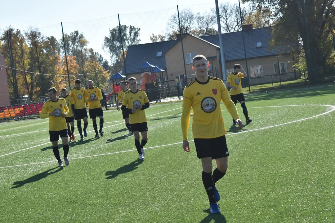 Korona Jadów – Wicher II Kobyłka — zdjęcie 2